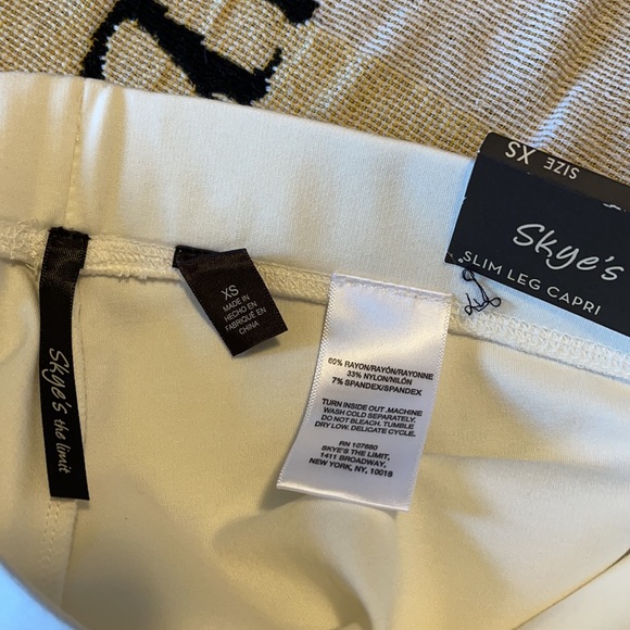 🔥Skye’s The Limit Slim Leg Capri - Picture 8 of 9